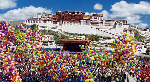 西藏自治区成立50周年庆祝大会举行