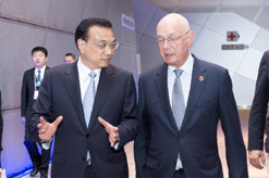 李克强会见施瓦布