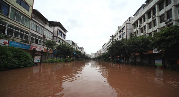 四川内江遭暴雨袭击