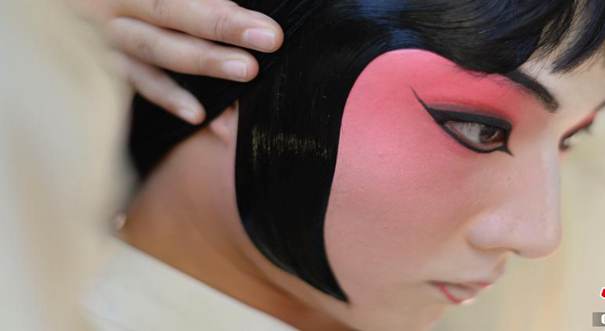 北京民众享&ldquo;戏曲嘉年华&rdquo; 戏曲演员吸睛