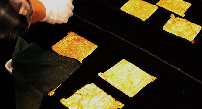 24件甘肃大堡子山文物回归中国