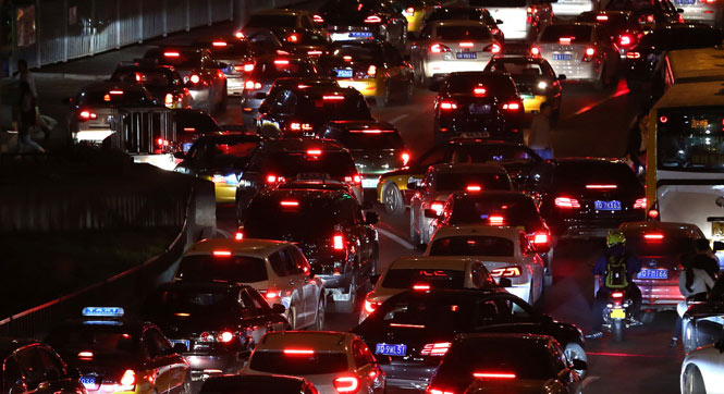 北京迎来全年最堵周 路面拥堵场面壮观似停车场