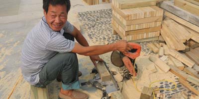 走近河南开封汴西湖边的辛勤农民工（组图）