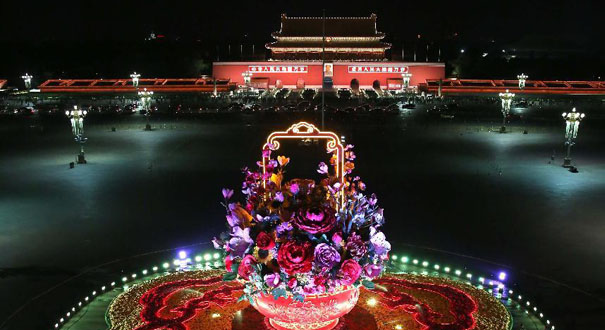 天安门广场主花坛灯光调试完成