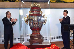 习近平出席中国向联合国赠送&ldquo;和平尊&rdquo;仪式