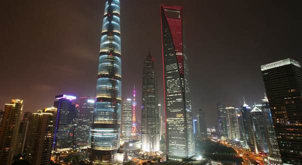 上海中心全面亮灯 陆家嘴夜色璀璨迷人