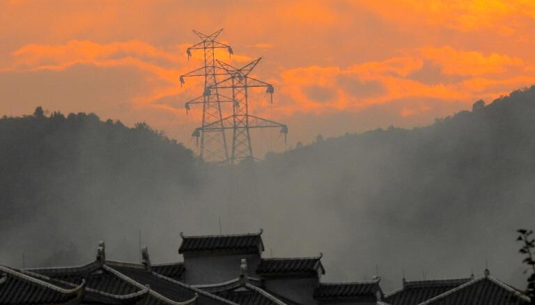 贵阳天空现火烧云 红霞满天