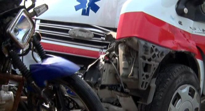 南京一救护车与摩托相撞 车内病人身亡