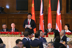 习近平出席曼彻斯特市政府举行的欢迎宴会