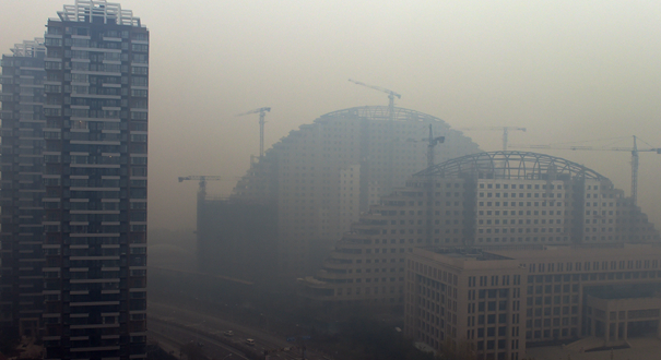 沈阳遭遇严重雾霾天气