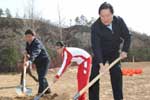 党和国家领导人参加首都义务植树活动