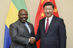 习近平会见加蓬总统邦戈