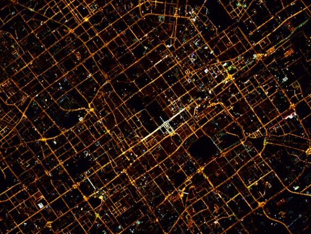 宇航员从太空拍地球景观可见北京