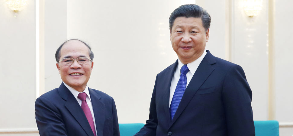 习近平会见越南国会主席阮生雄