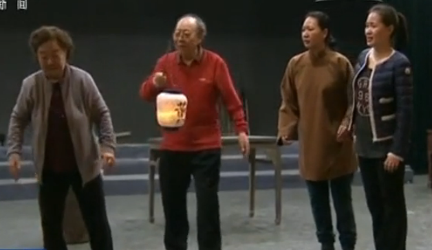 重排《白毛女》郭兰英向雷佳示范