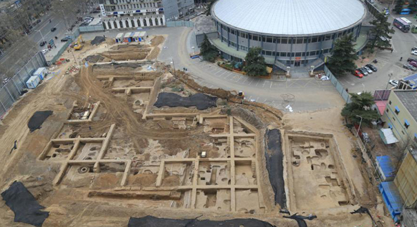 郑州市中心现大型古墓群 初步判定属商代