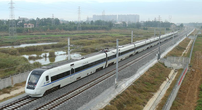 海南环岛高铁西段30日开通运营