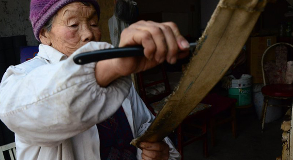 许昌八旬理发师从业30年 收费从0.5元涨到2元