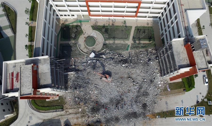 广西南宁一教学楼刚建好就被拆除引热议