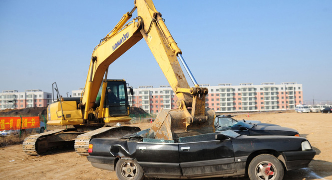 沈阳打击非法运营 销毁&ldquo;黑车&rdquo;近千辆