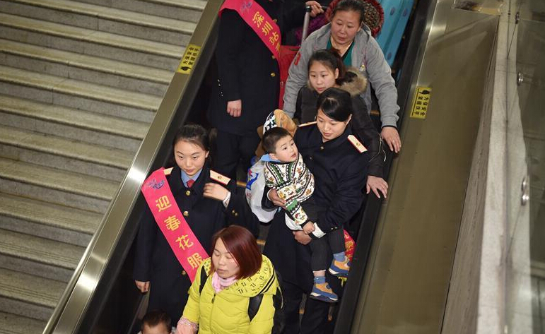 深圳火车站里的&ldquo;迎春花&rdquo;