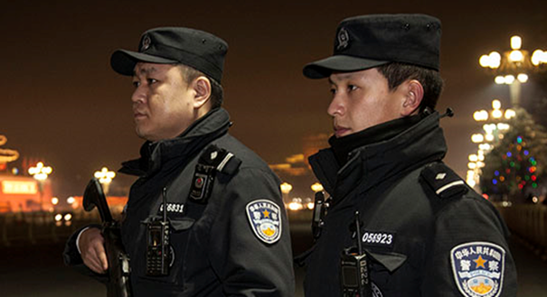 北京特警除夕夜驻守长安街