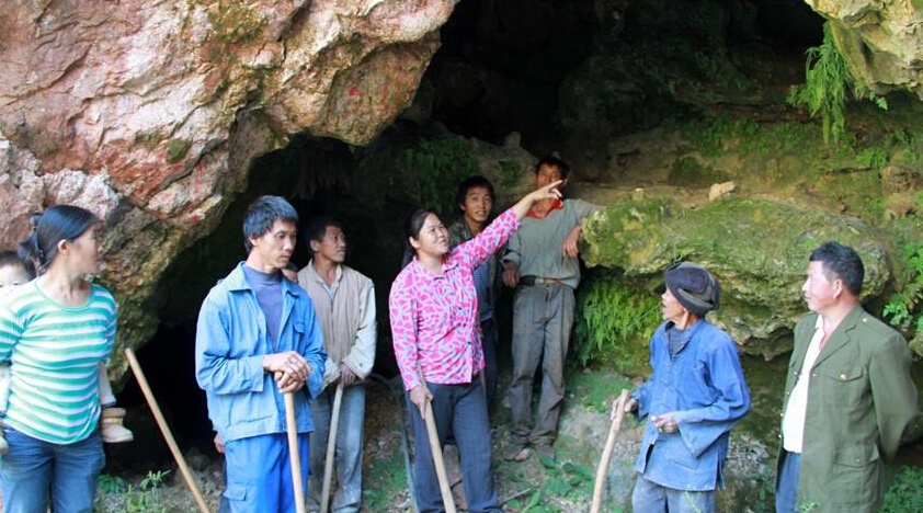 凿通生活富裕路&mdash;&mdash;记当代&ldquo;女愚公&rdquo;邓迎香