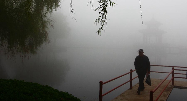 我国中东部部分地区出现大雾