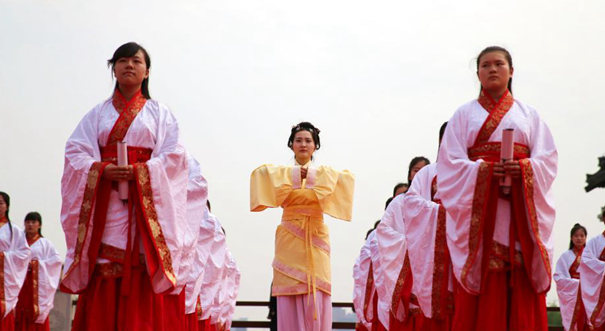 西安举办女子汉服成人礼