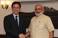 印度总理莫迪会见韩正