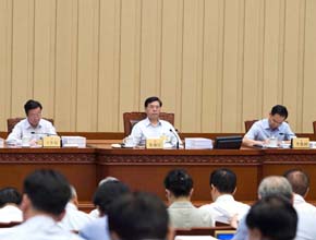 张德江出席全国人大常委会会议