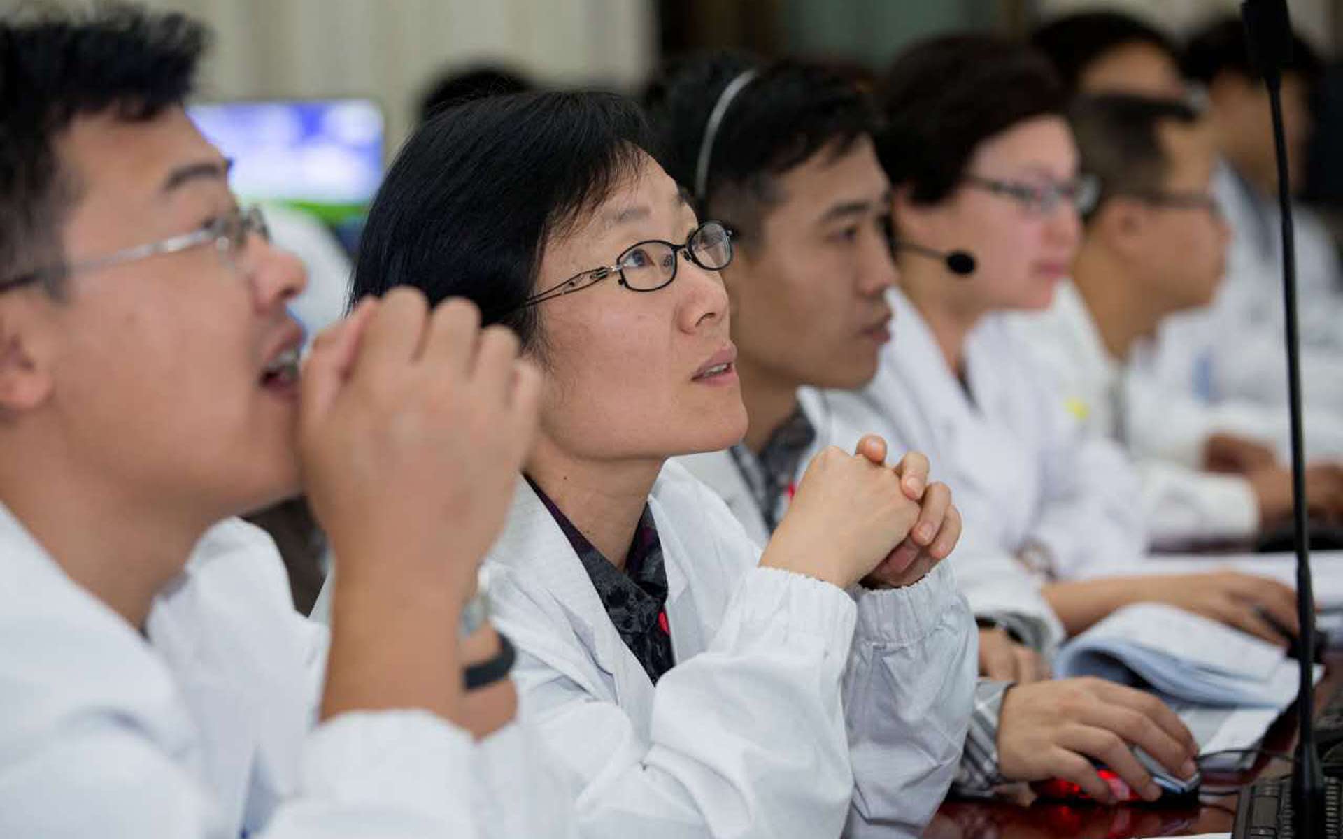 神舟十一号“牵手”天宫二号