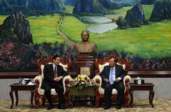 老挝人革党中央总书记本扬会见刘奇葆