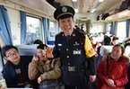 太原鐵路局“快板乘警”史恩禮：用快樂陪伴旅客回家路