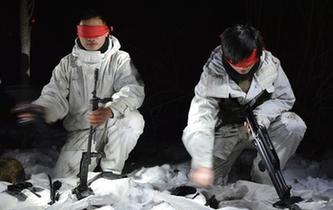 陸軍寒冬練兵 男女&ldquo;槍王&rdquo;比拼射擊科目