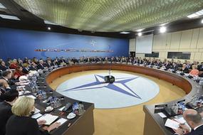 斯托尔滕贝格：北约各国防长强调跨大西洋关系重要性