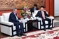 孟建柱同乌兹别克斯坦副总理阿齐莫夫举行中乌政府间合作委员会双方主席会晤