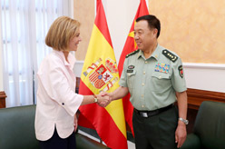 范長龍會見西班牙國防大臣