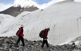冰川科考历险记
