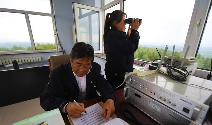 河北塞罕坝的夫妻防火瞭望员