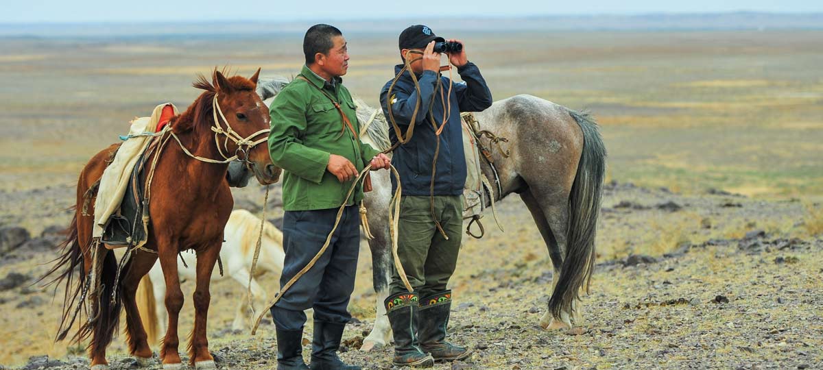 內蒙古牧民阿迪亞一家兩代接力放牧守邊