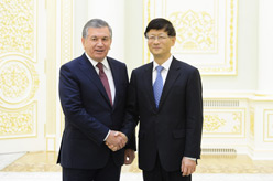 孟建柱会见乌兹别克斯坦总统米尔济约耶夫
