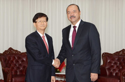 孟建柱会见乌兹别克斯坦总理阿里波夫