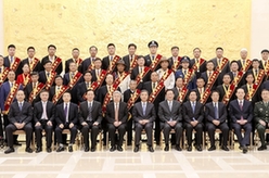 汪洋出席脱贫攻坚先进事迹报告会并讲话