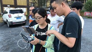 林宁：&ldquo;田坎记者&rdquo;的苦与甜