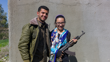 郁玮：战火中感受中国力量