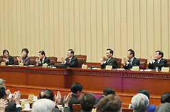 張德江主持十二屆全國人大常委會第三十三次會議閉幕會並發表講話