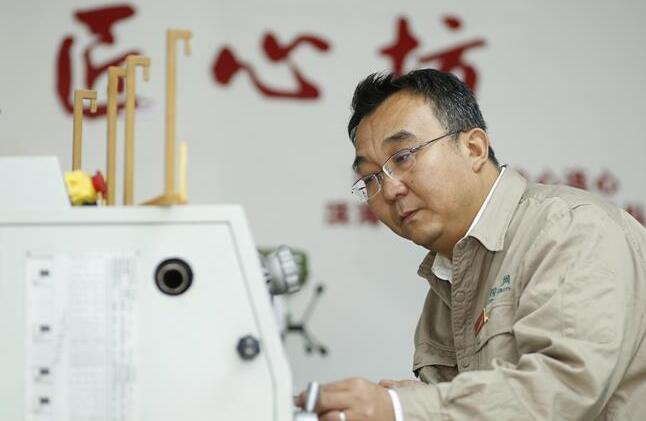 时代楷模张黎明：新时代的“红色工匠”