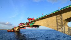 中马友谊大桥项目合龙贯通