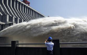 三峽水庫持續泄洪應對2018年長江第2號洪水